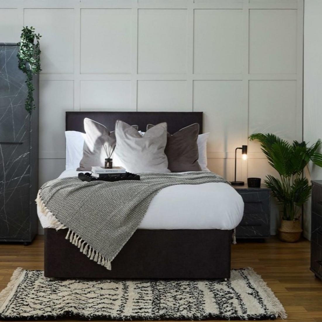 Deluxe Arizona Bed and Luxury Marbled Bedroom Set Soho SA Package